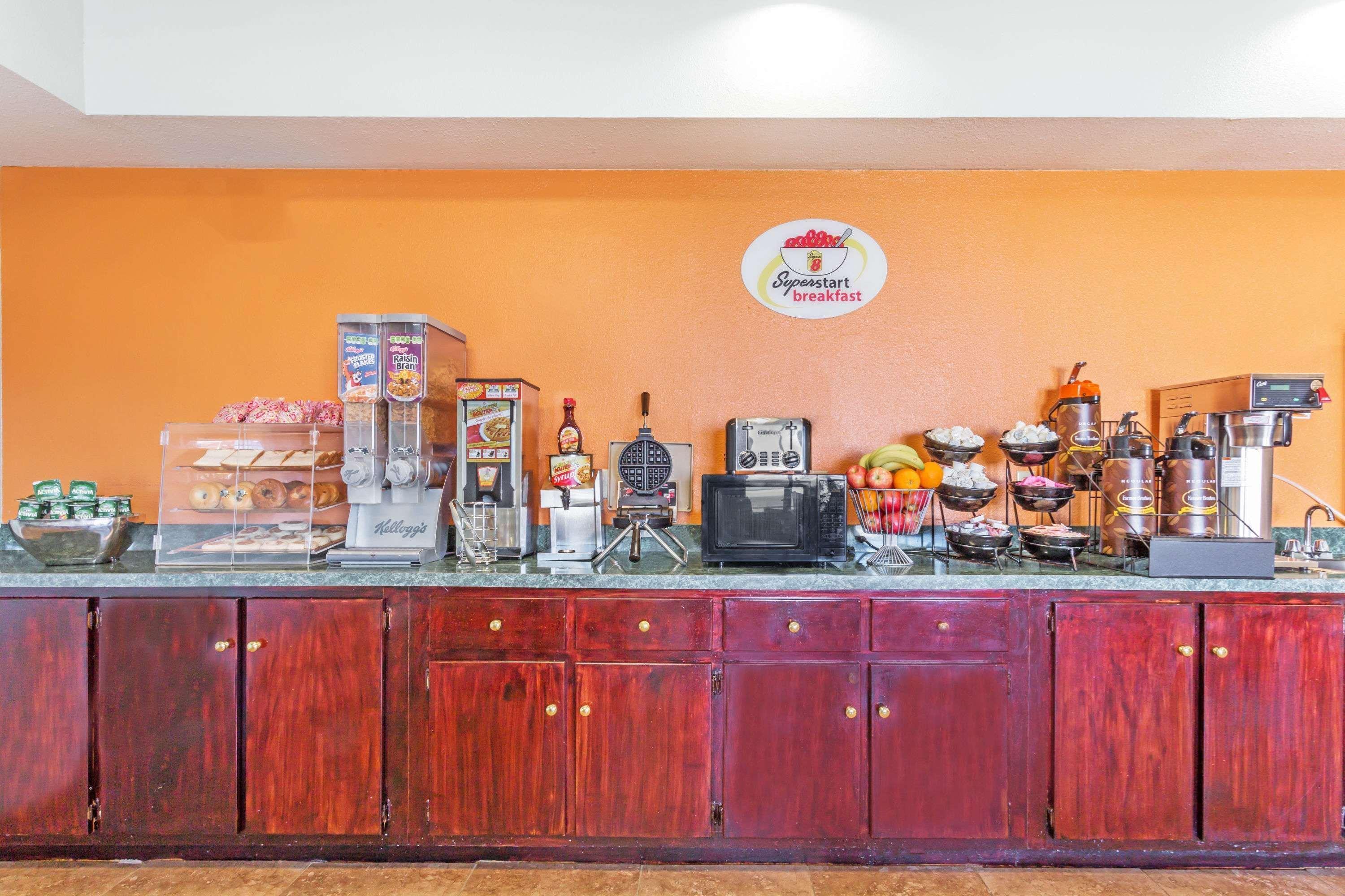 Super 8 By Wyndham Hull Street Richmond Area